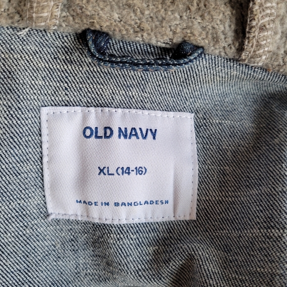 Old navy hooded jean jacket - Picture 3 of 4